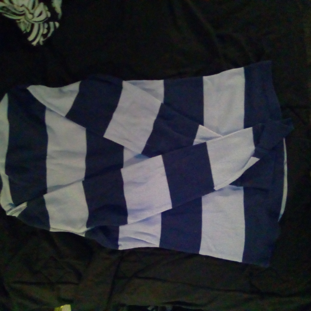 Old navy long sleeve shirt